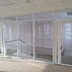 Алюминиевая перегородка из стеклопакета